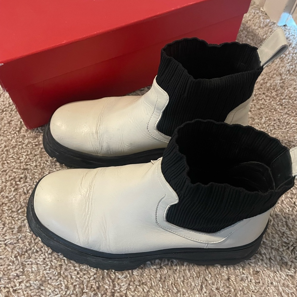 STAUD off white and black bow boots